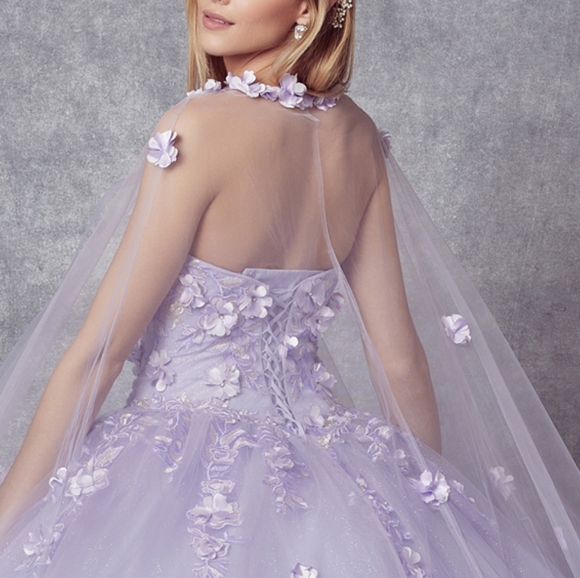 Formal dress - Picture 7 of 8